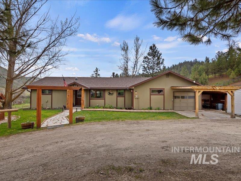 33 Mores Creek Cir, Boise, Idaho 83716, 3 Bedrooms, 2 Bathrooms, Rental For Rent, Price $2,850, 98925518