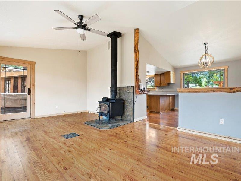 33 Mores Creek Cir, Boise, Idaho 83716, 3 Bedrooms, 2 Bathrooms, Rental For Rent, Price $2,850, 98925518