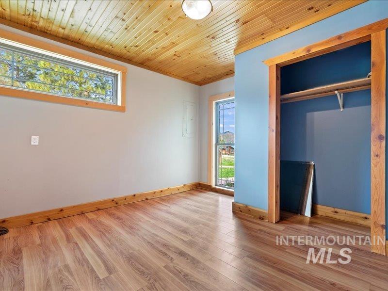 33 Mores Creek Cir, Boise, Idaho 83716, 3 Bedrooms, 2 Bathrooms, Rental For Rent, Price $2,850, 98925518