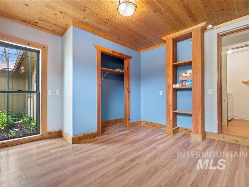 33 Mores Creek Cir, Boise, Idaho 83716, 3 Bedrooms, 2 Bathrooms, Rental For Rent, Price $2,850, 98925518