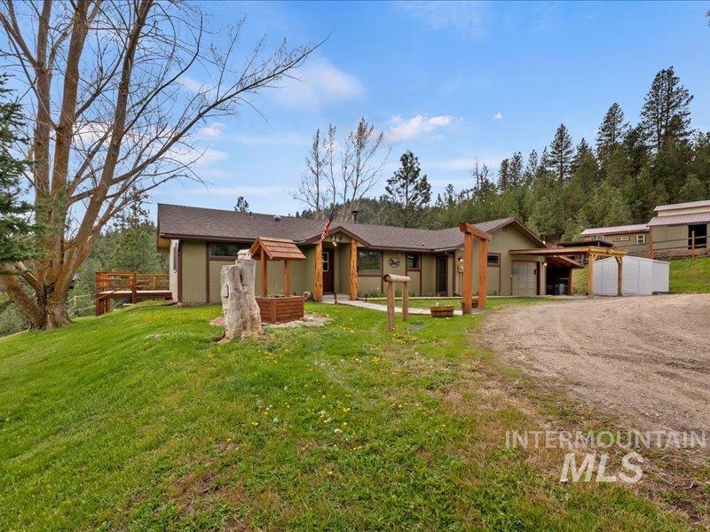 33 Mores Creek Cir, Boise, Idaho 83716, 3 Bedrooms, 2 Bathrooms, Rental For Rent, Price $2,850, 98925518