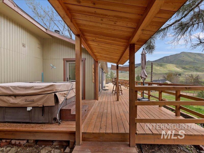 33 Mores Creek Cir, Boise, Idaho 83716, 3 Bedrooms, 2 Bathrooms, Rental For Rent, Price $2,850, 98925518
