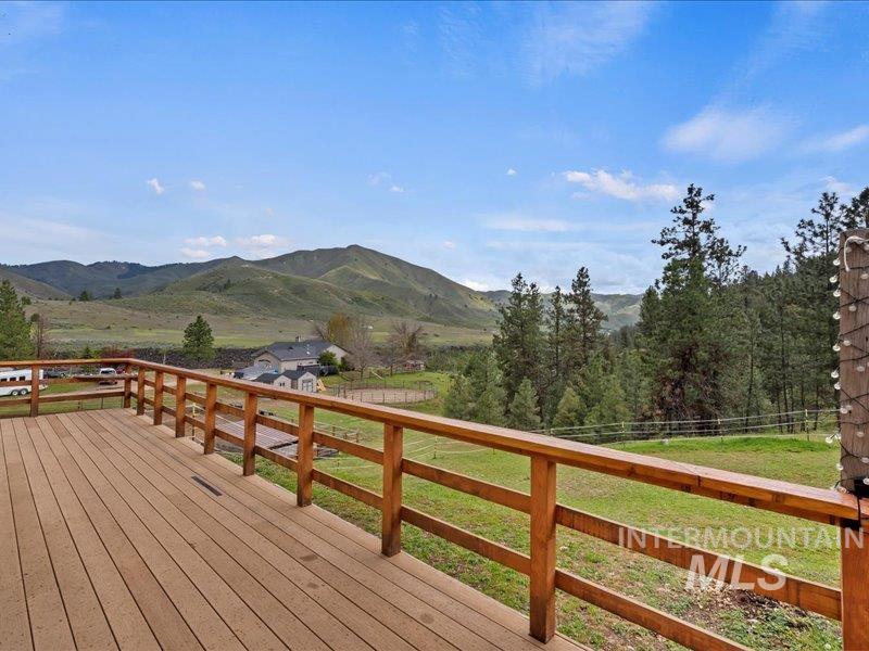 33 Mores Creek Cir, Boise, Idaho 83716, 3 Bedrooms, 2 Bathrooms, Rental For Rent, Price $2,850, 98925518