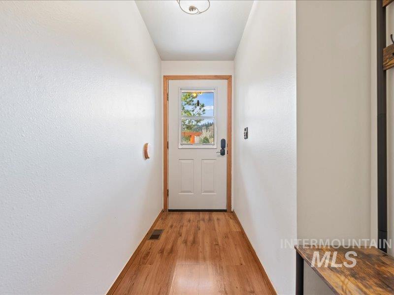33 Mores Creek Cir, Boise, Idaho 83716, 3 Bedrooms, 2 Bathrooms, Rental For Rent, Price $2,850, 98925518