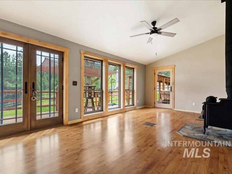 33 Mores Creek Cir, Boise, Idaho 83716, 3 Bedrooms, 2 Bathrooms, Rental For Rent, Price $2,850, 98925518