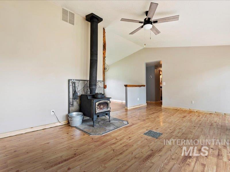 33 Mores Creek Cir, Boise, Idaho 83716, 3 Bedrooms, 2 Bathrooms, Rental For Rent, Price $2,850, 98925518