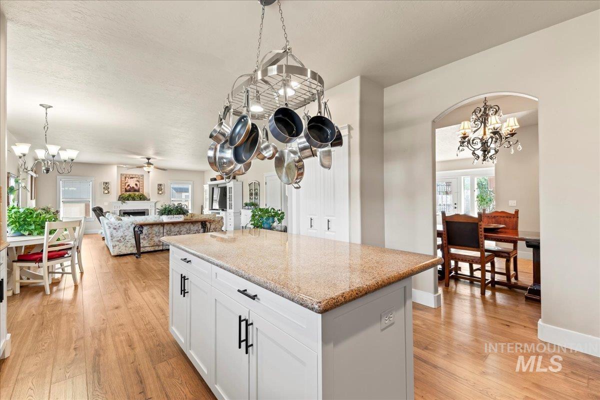 10170 W Broadford Drive, Star, Idaho 83669, 3 Bedrooms, 2 Bathrooms, Residential For Sale, Price $599,900, 98925524