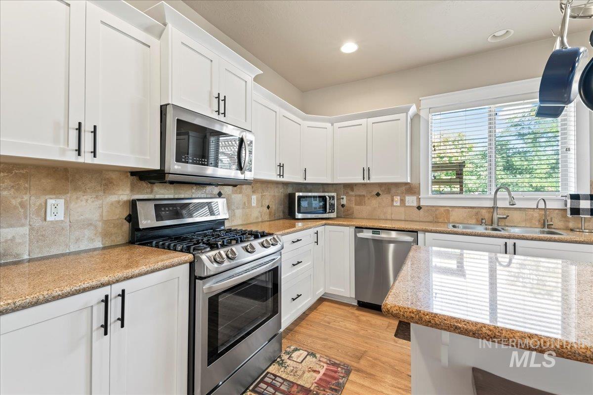 10170 W Broadford Drive, Star, Idaho 83669, 3 Bedrooms, 2 Bathrooms, Residential For Sale, Price $599,900, 98925524