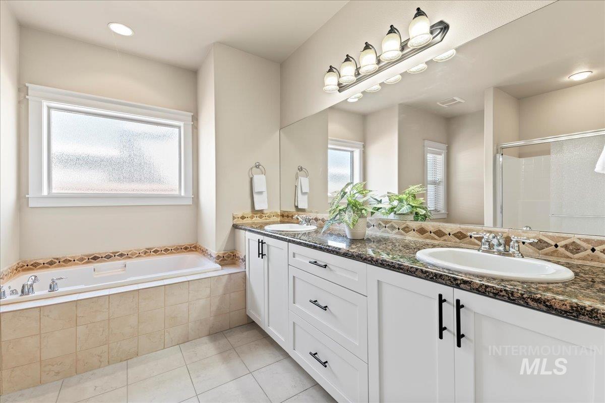 10170 W Broadford Drive, Star, Idaho 83669, 3 Bedrooms, 2 Bathrooms, Residential For Sale, Price $599,900, 98925524