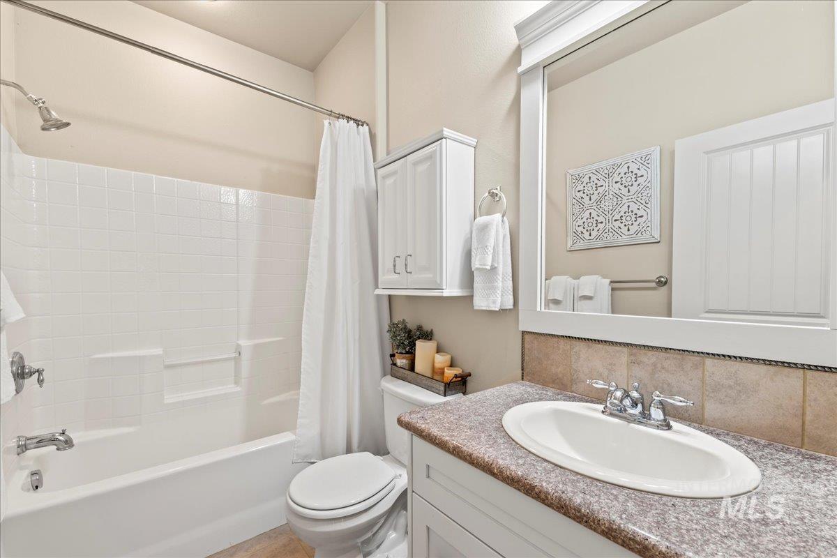 10170 W Broadford Drive, Star, Idaho 83669, 3 Bedrooms, 2 Bathrooms, Residential For Sale, Price $599,900, 98925524