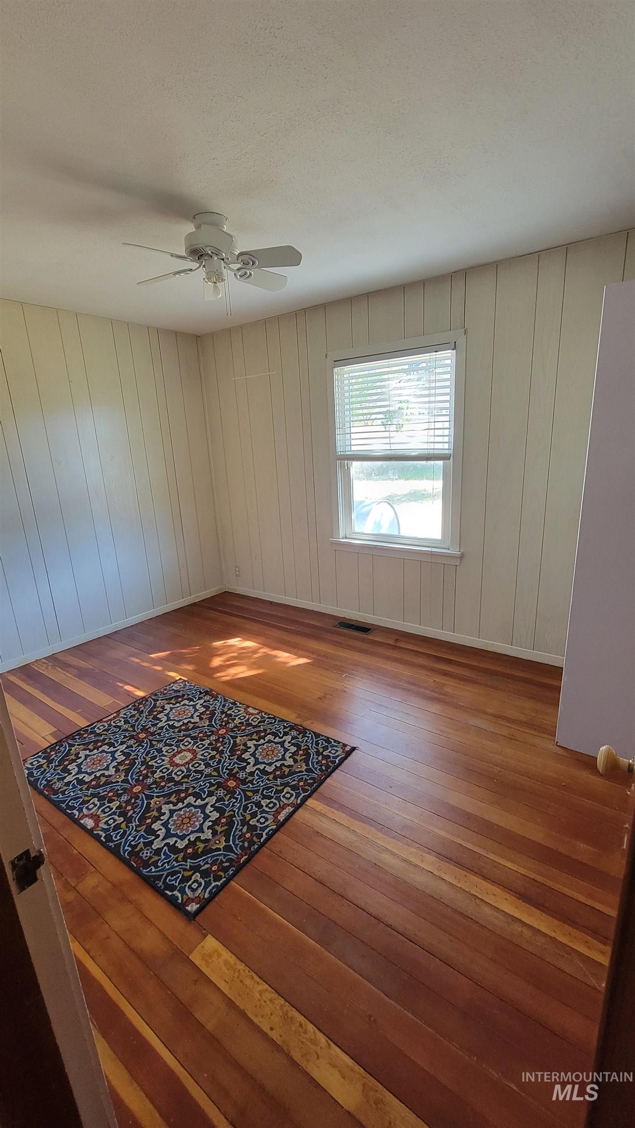 824 Elk Street, Grangeville, Idaho 83530, 4 Bedrooms, 2 Bathrooms, Residential For Sale, Price $300,000, 98925528