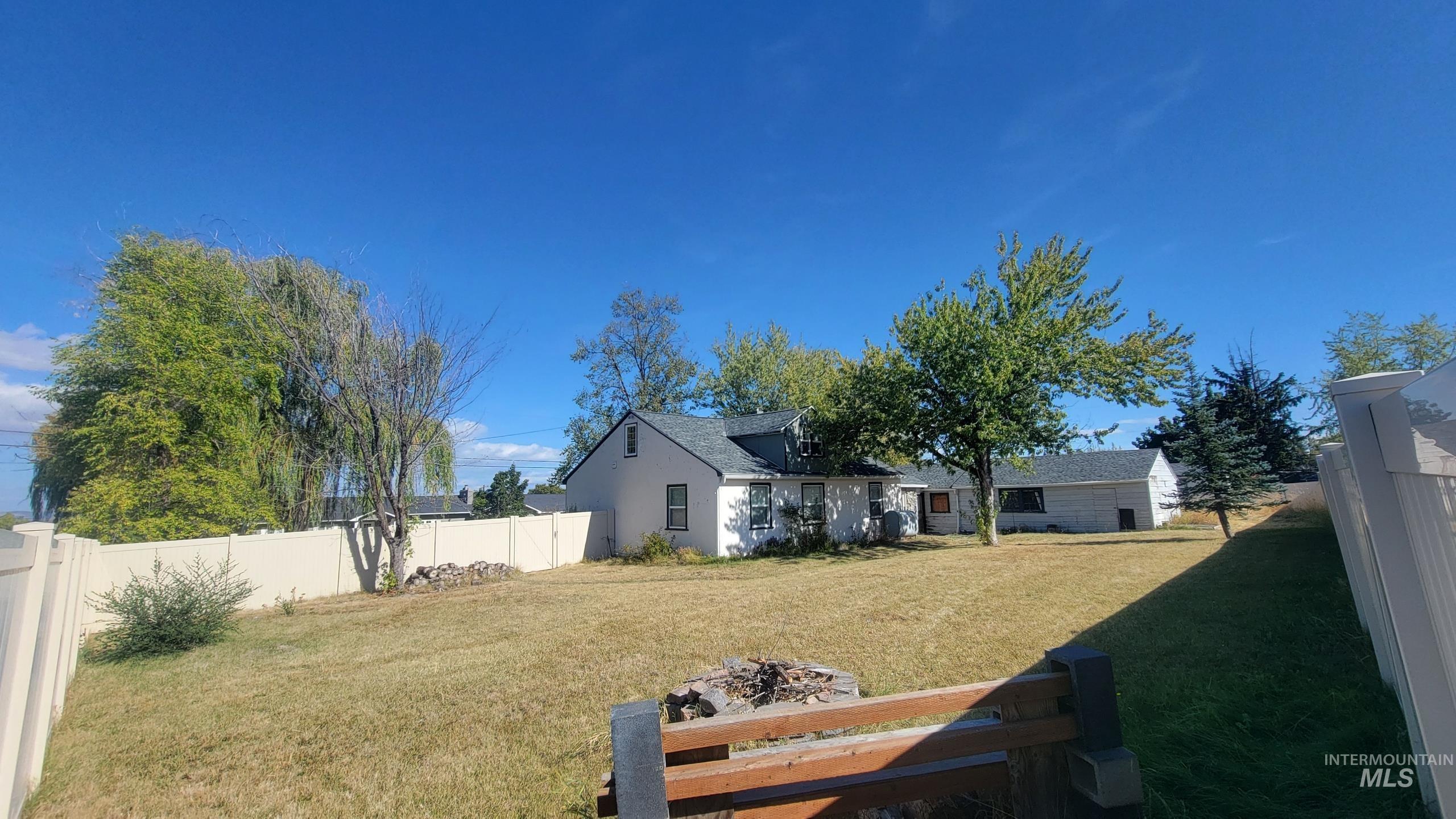 824 Elk Street, Grangeville, Idaho 83530, 4 Bedrooms, 2 Bathrooms, Residential For Sale, Price $300,000,MLS 98925528