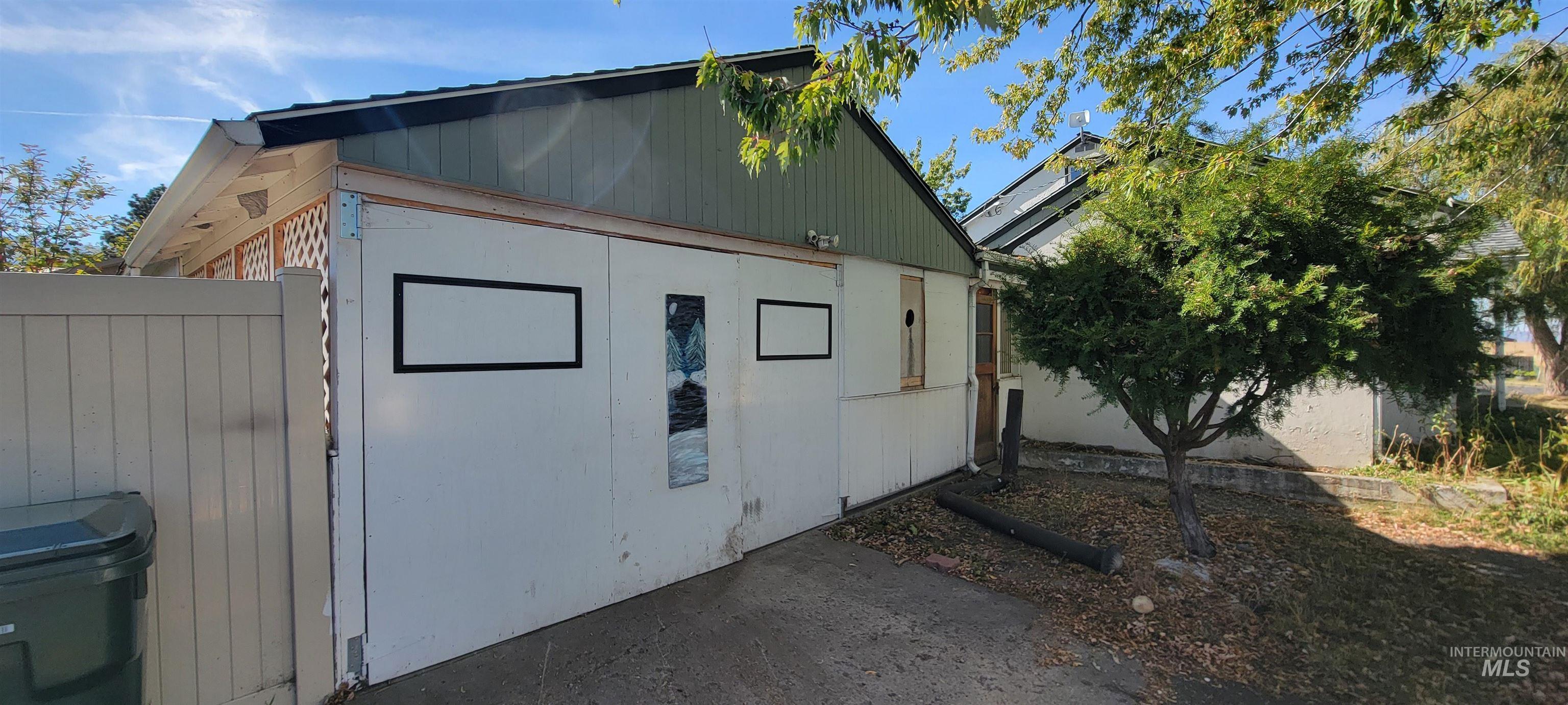 824 Elk Street, Grangeville, Idaho 83530, 4 Bedrooms, 2 Bathrooms, Residential For Sale, Price $300,000, 98925528