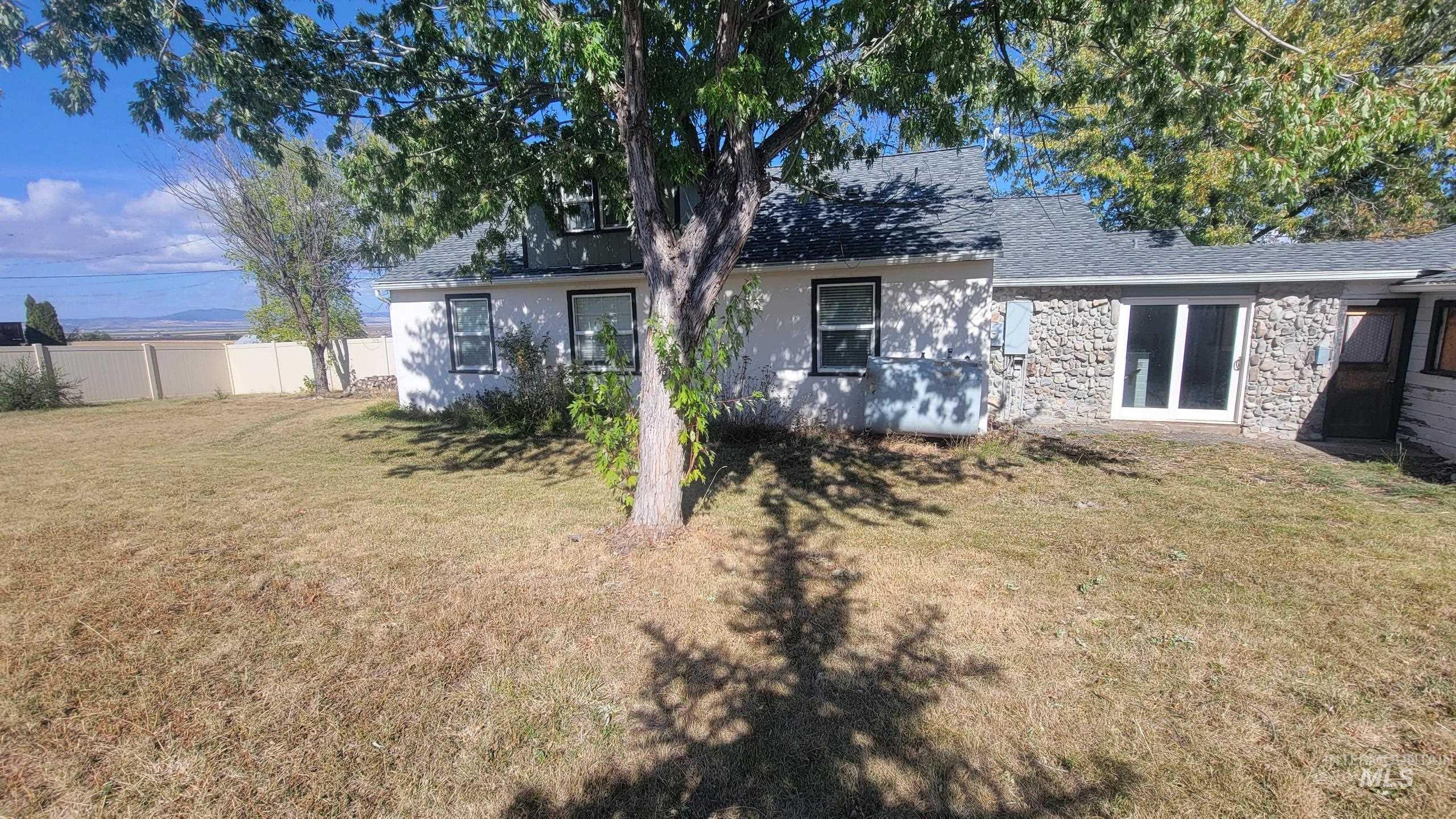824 Elk Street, Grangeville, Idaho 83530, 4 Bedrooms, 2 Bathrooms, Residential For Sale, Price $300,000, 98925528