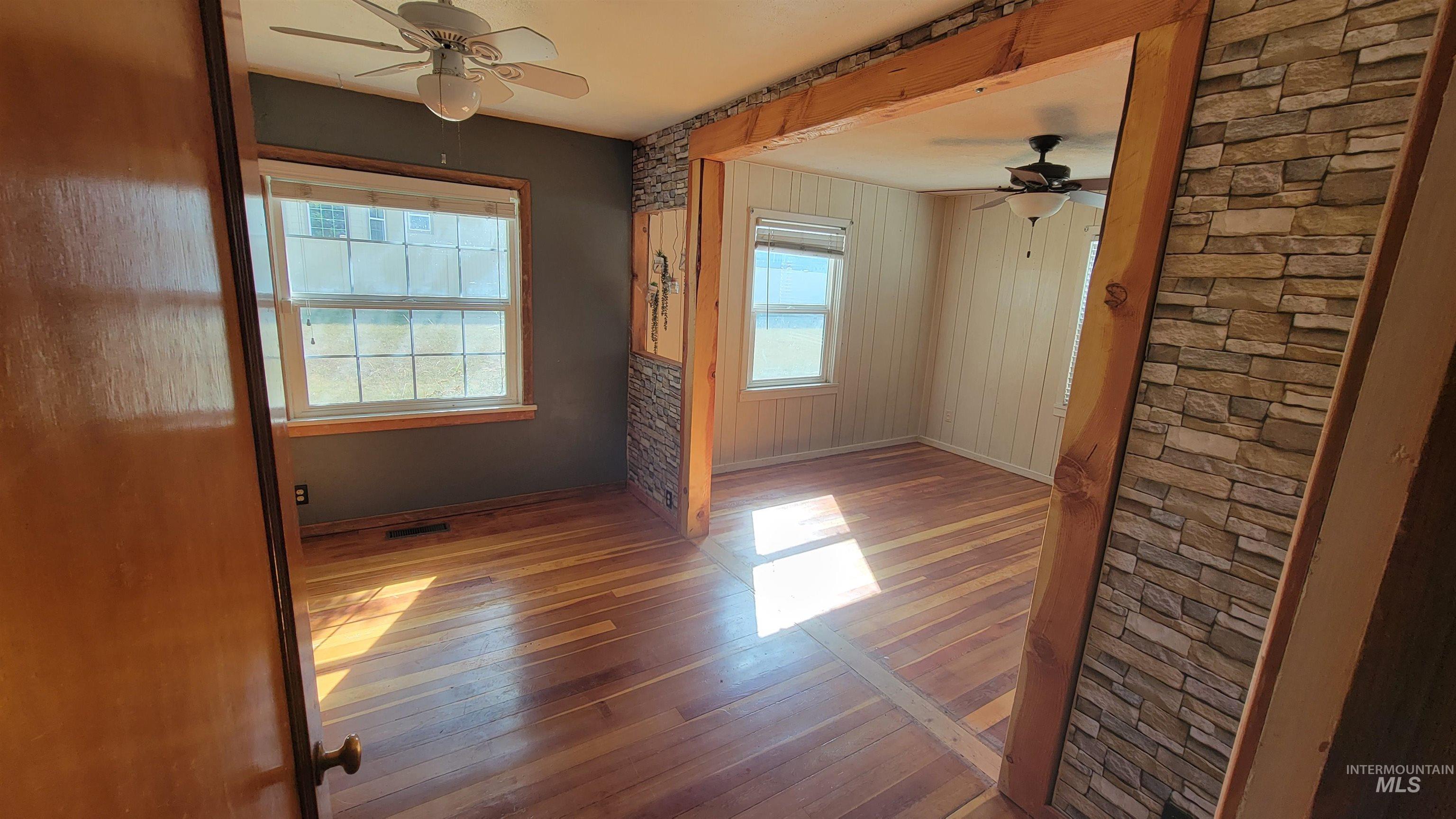 824 Elk Street, Grangeville, Idaho 83530, 4 Bedrooms, 2 Bathrooms, Residential For Sale, Price $300,000, 98925528