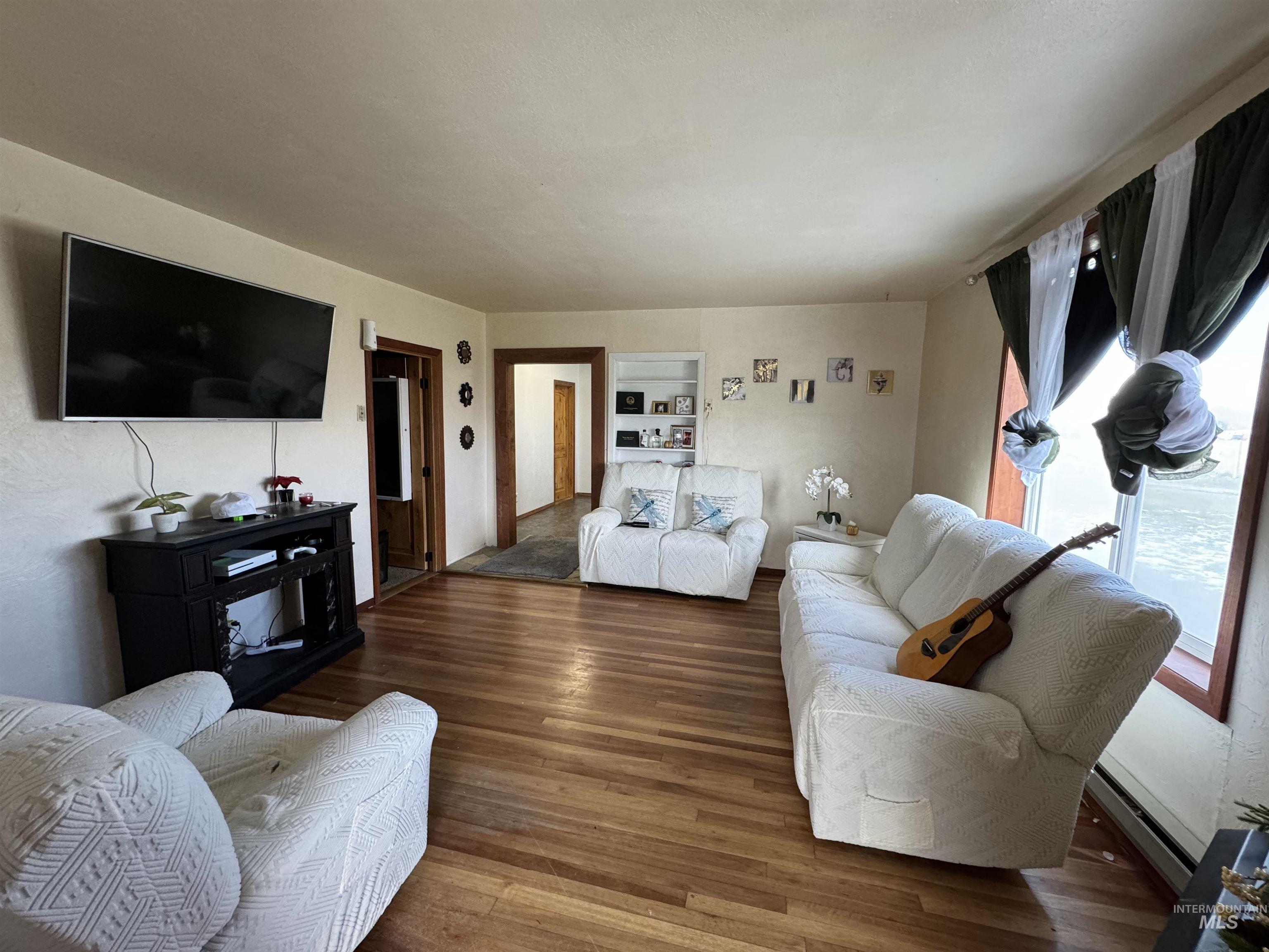 515 S Worthington Ave, Oakley, Idaho 83346, 2 Bedrooms, 1 Bathroom, Residential For Sale, Price $235,000, 98925532