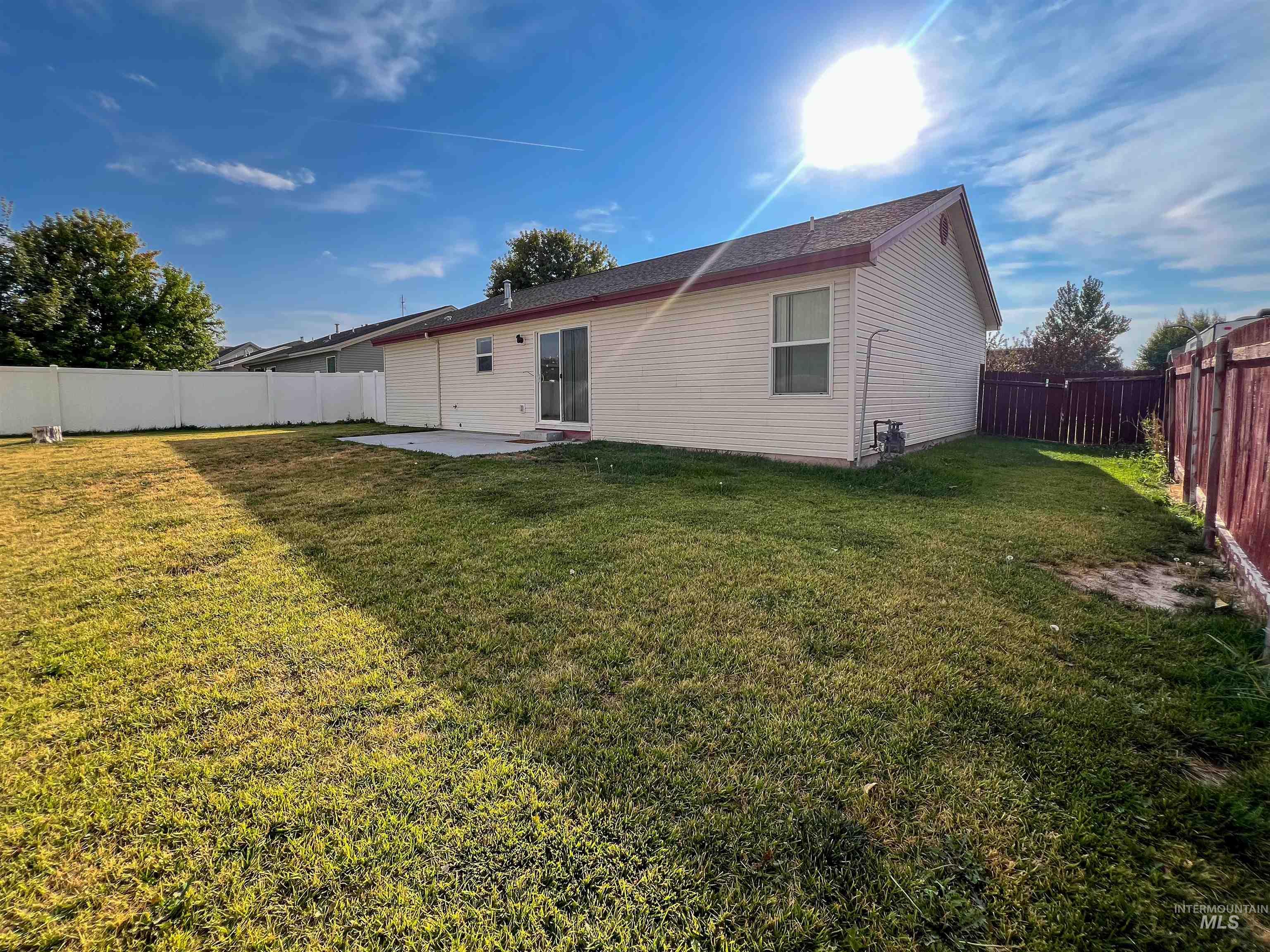 1529 Atlantic, Twin Falls, Idaho 83301, 3 Bedrooms, 2 Bathrooms, Residential For Sale, Price $319,900, 98925537