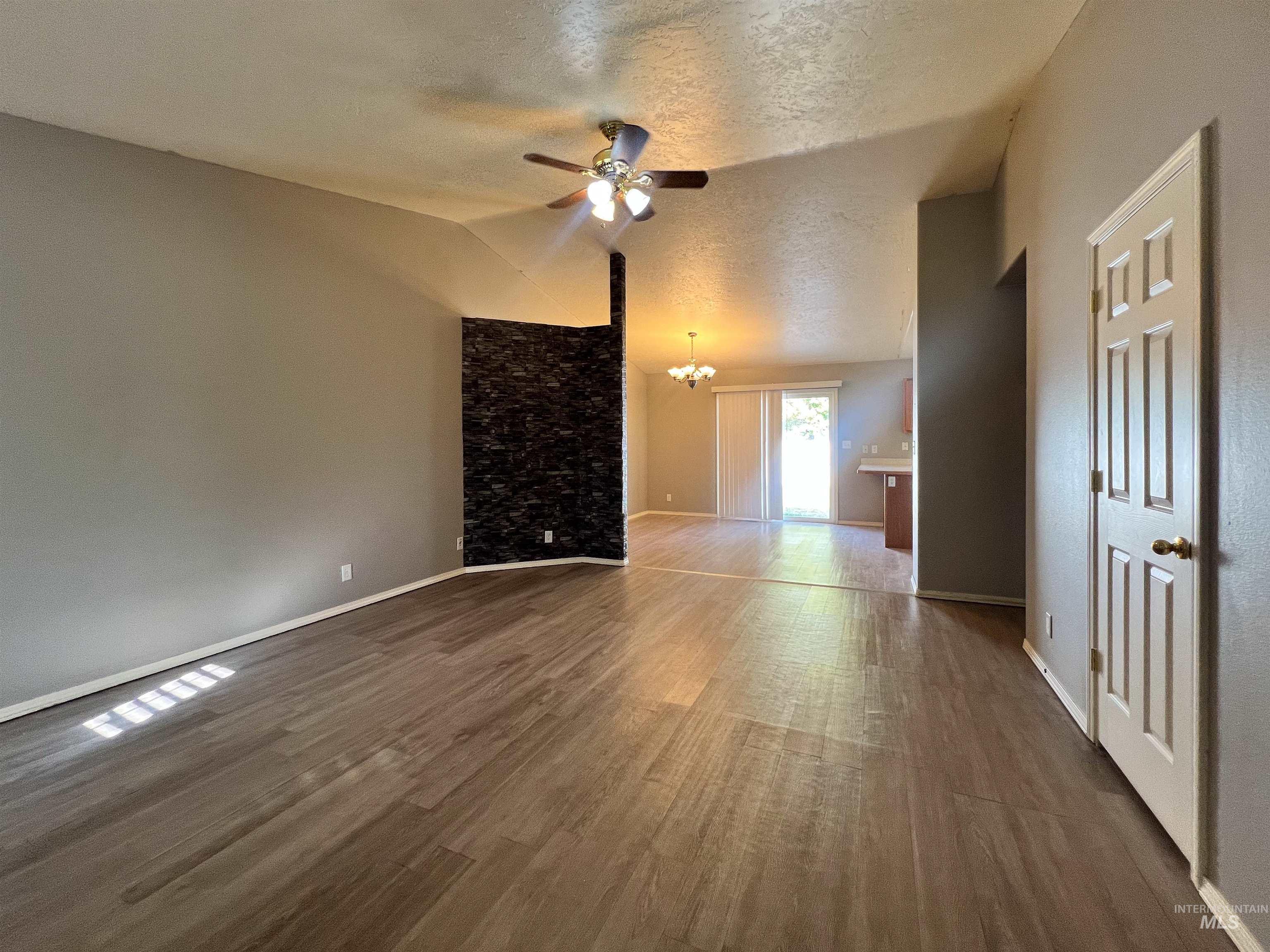 1529 Atlantic, Twin Falls, Idaho 83301, 3 Bedrooms, 2 Bathrooms, Residential For Sale, Price $319,900, 98925537