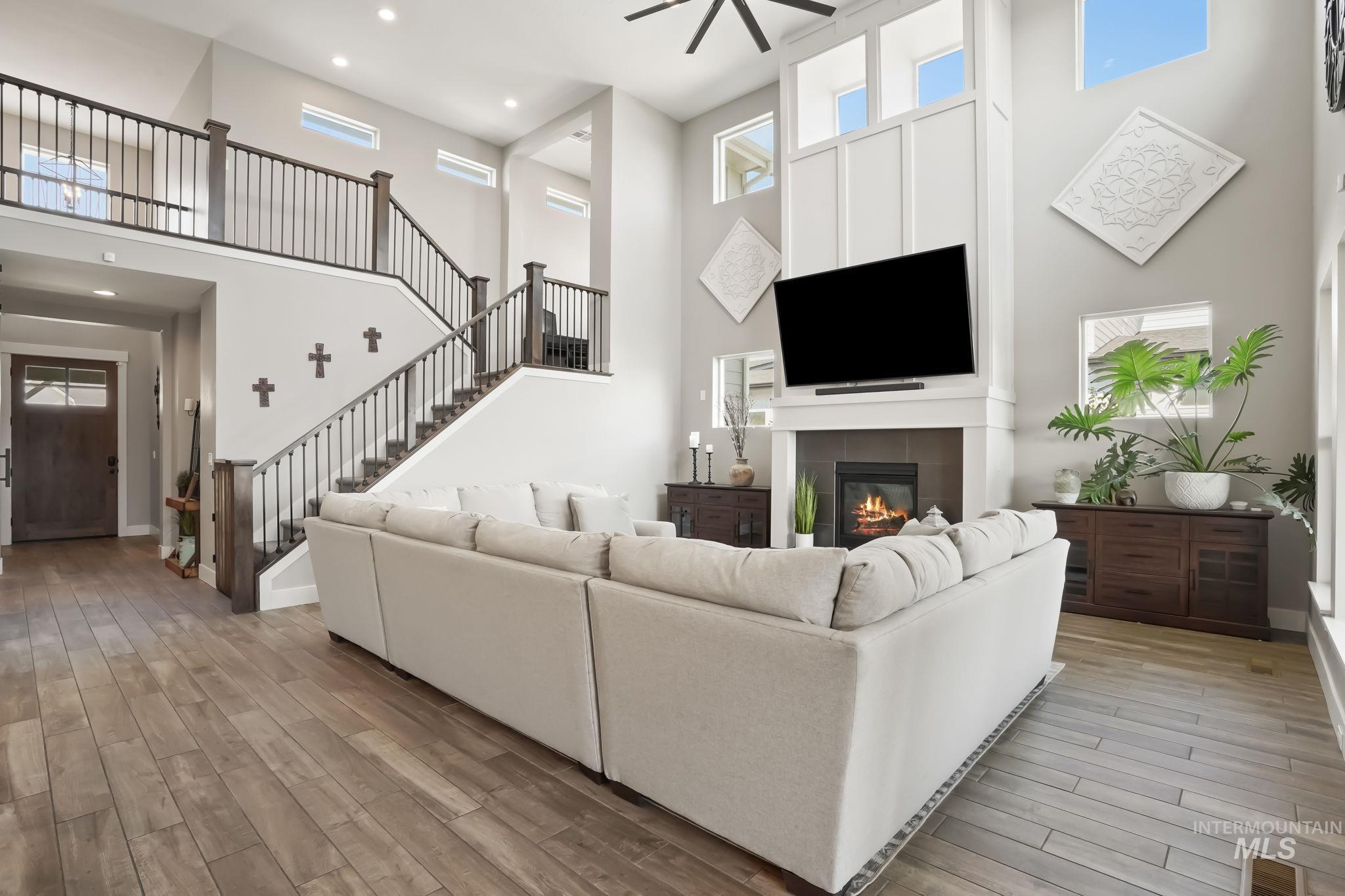 2576 E Lodge Trail Dr, Meridian, Idaho 83642, 5 Bedrooms, 4 Bathrooms, Residential For Sale, Price $1,025,000, 98925540