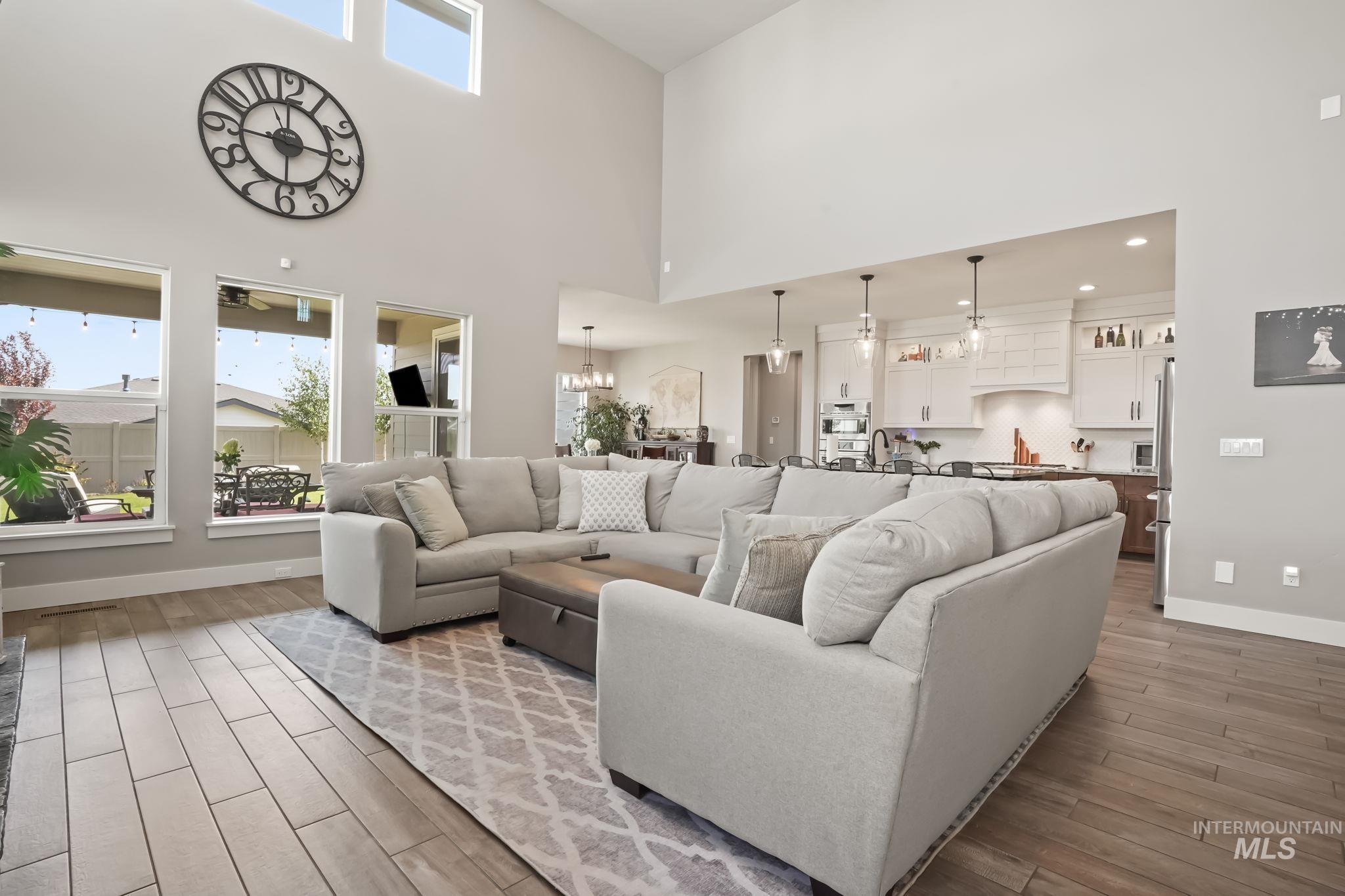 2576 E Lodge Trail Dr, Meridian, Idaho 83642, 5 Bedrooms, 4 Bathrooms, Residential For Sale, Price $1,025,000, 98925540