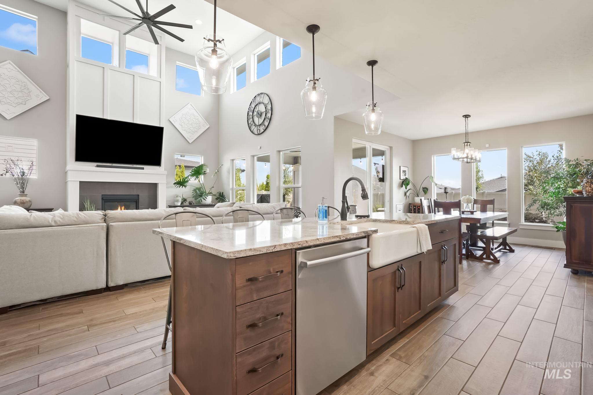 2576 E Lodge Trail Dr, Meridian, Idaho 83642, 5 Bedrooms, 4 Bathrooms, Residential For Sale, Price $1,025,000, 98925540