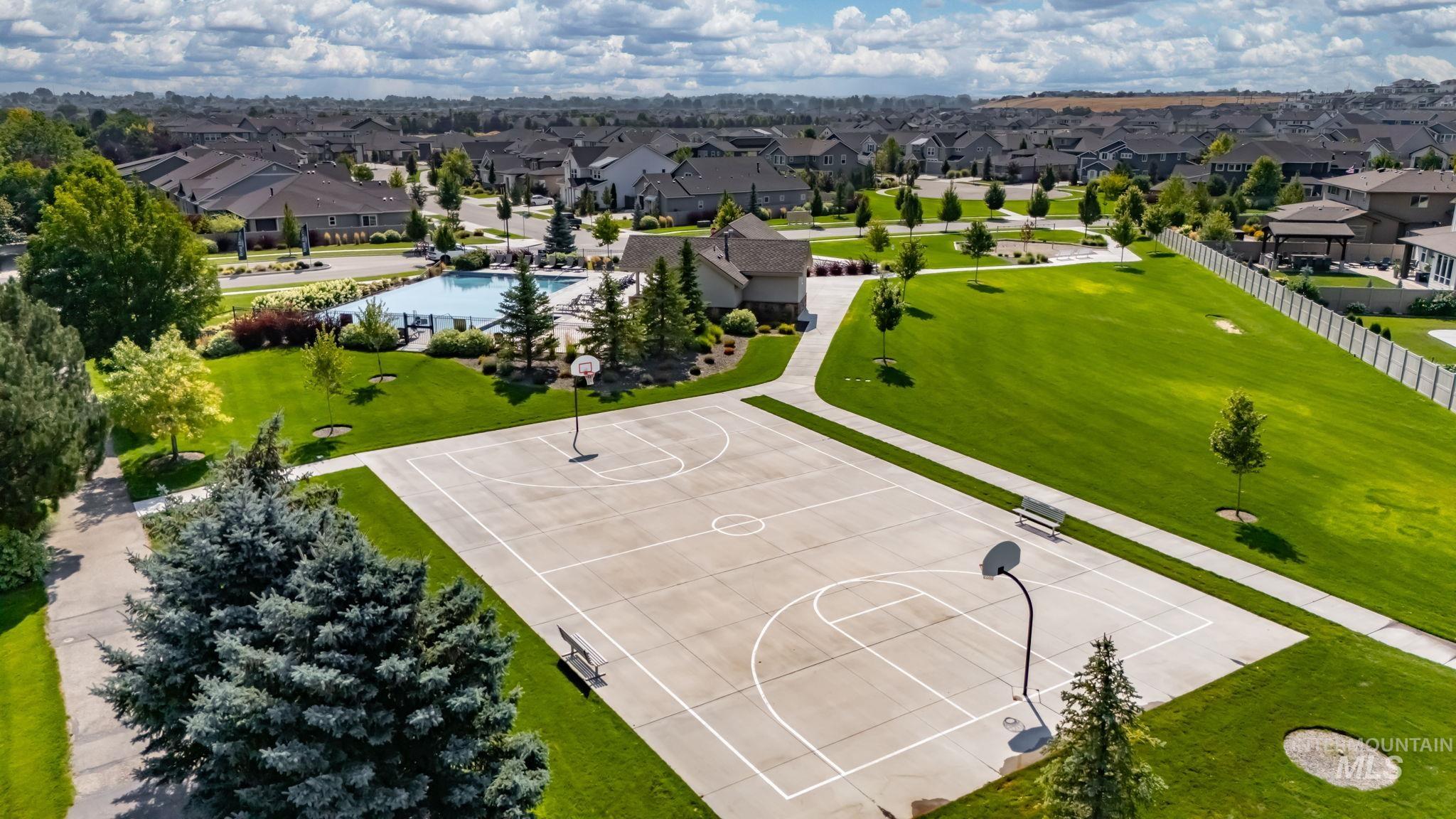 2576 E Lodge Trail Dr, Meridian, Idaho 83642, 5 Bedrooms, 4 Bathrooms, Residential For Sale, Price $1,025,000, 98925540