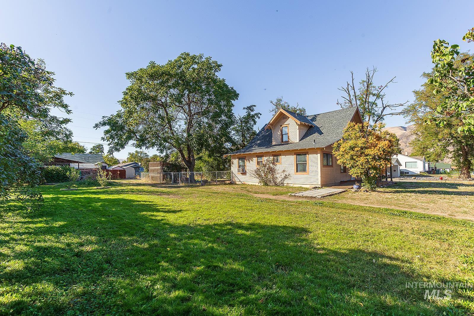 600 10th Street, Clarkston, Washington 99403, 3 Bedrooms, 2 Bathrooms, Residential For Sale, Price $250,000, 98925541