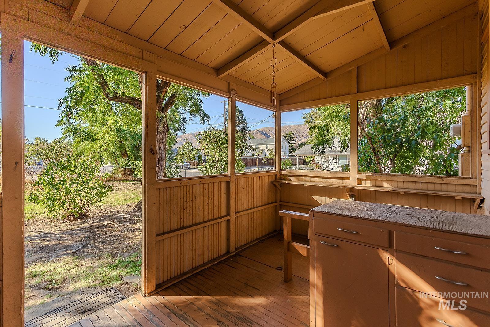 600 10th Street, Clarkston, Washington 99403, 3 Bedrooms, 2 Bathrooms, Residential For Sale, Price $250,000, 98925541