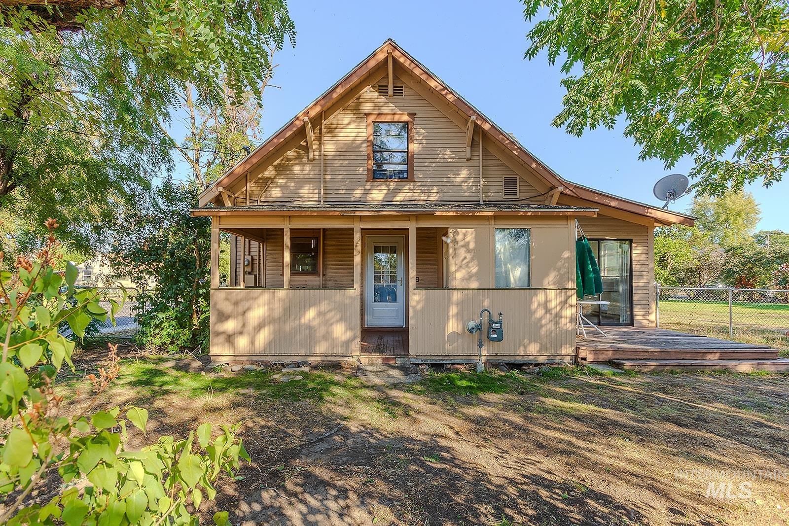 600 10th Street, Clarkston, Washington 99403, 3 Bedrooms, 2 Bathrooms, Residential For Sale, Price $250,000, 98925541