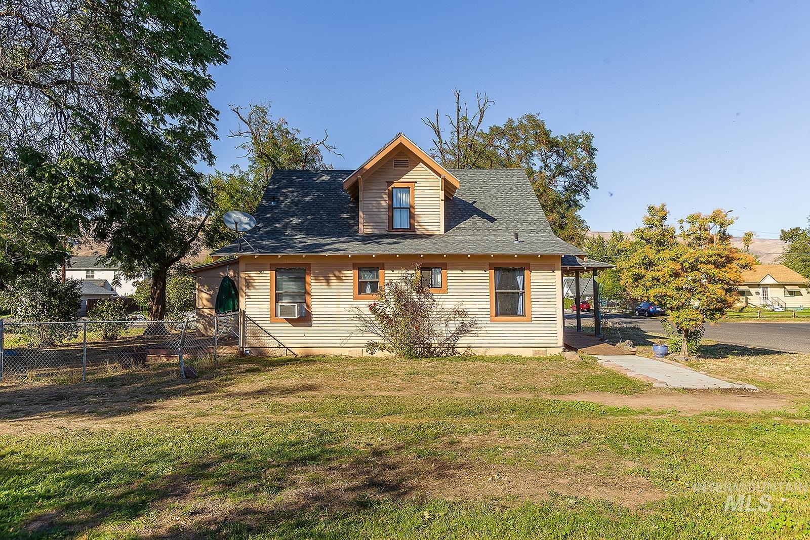 600 10th Street, Clarkston, Washington 99403, 3 Bedrooms, 2 Bathrooms, Residential For Sale, Price $250,000, 98925541