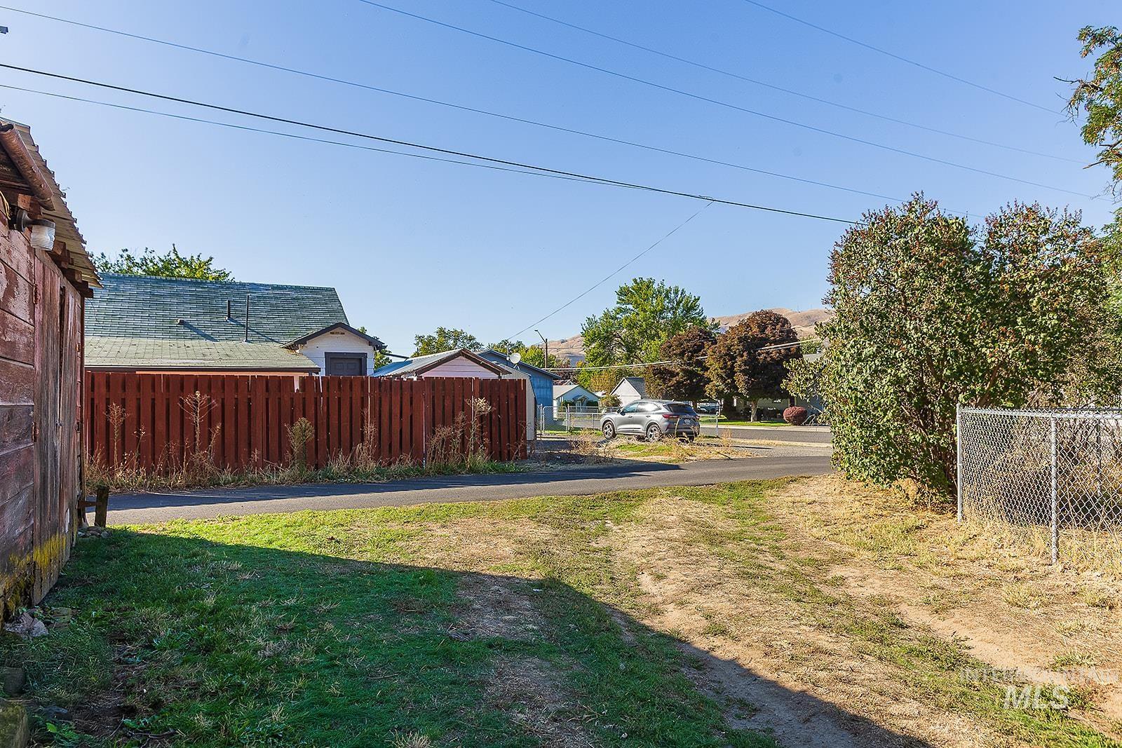 600 10th Street, Clarkston, Washington 99403, 3 Bedrooms, 2 Bathrooms, Residential For Sale, Price $250,000, 98925541