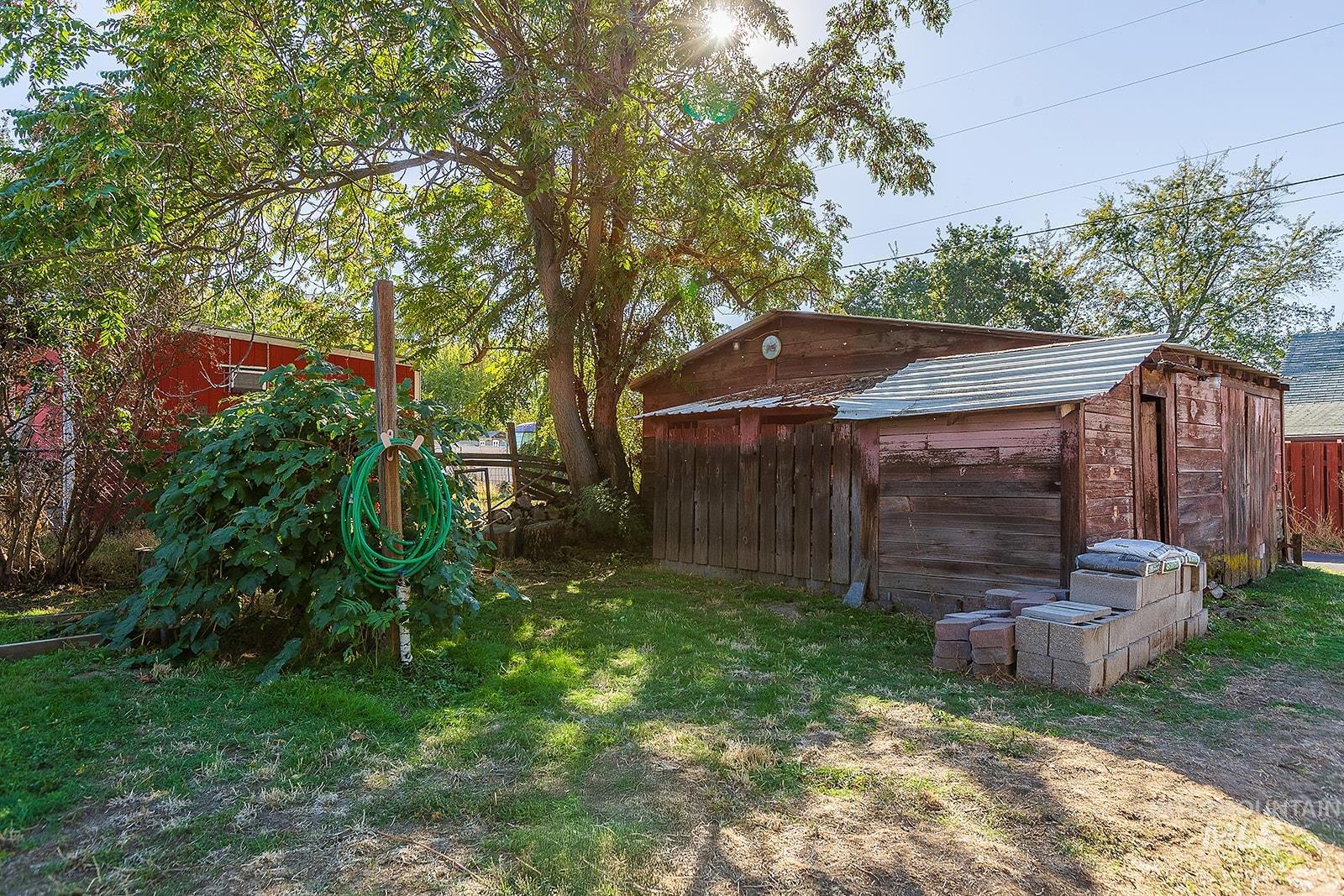 600 10th Street, Clarkston, Washington 99403, 3 Bedrooms, 2 Bathrooms, Residential For Sale, Price $250,000, 98925541