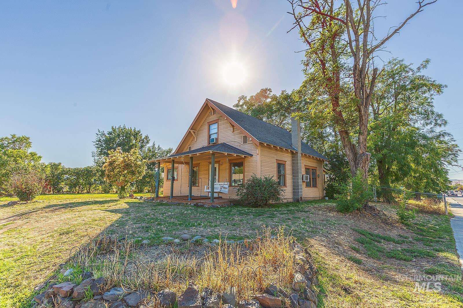 600 10th Street, Clarkston, Washington 99403, 3 Bedrooms, 2 Bathrooms, Residential For Sale, Price $250,000, 98925541