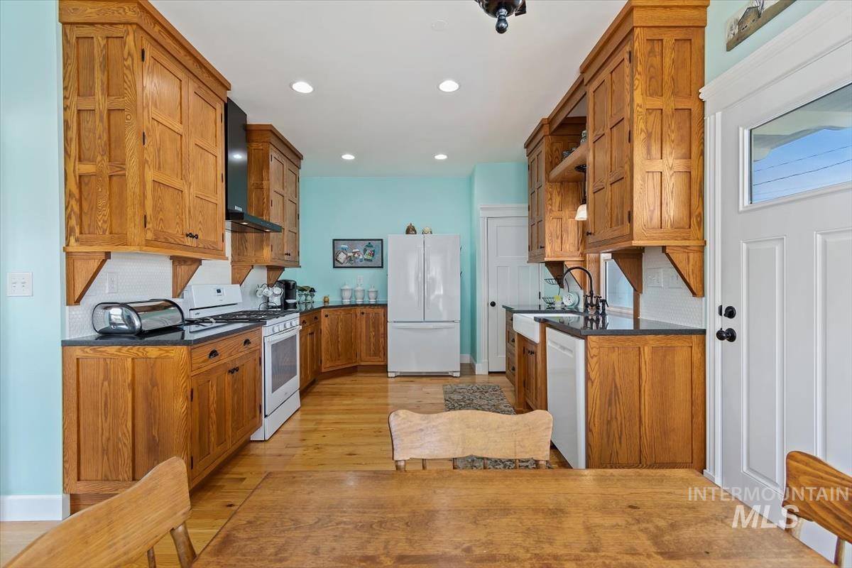 610 E 1st Street, Emmett, Idaho 83617-3102, 3 Bedrooms, 2 Bathrooms, Residential For Sale, Price $524,900, 98925543