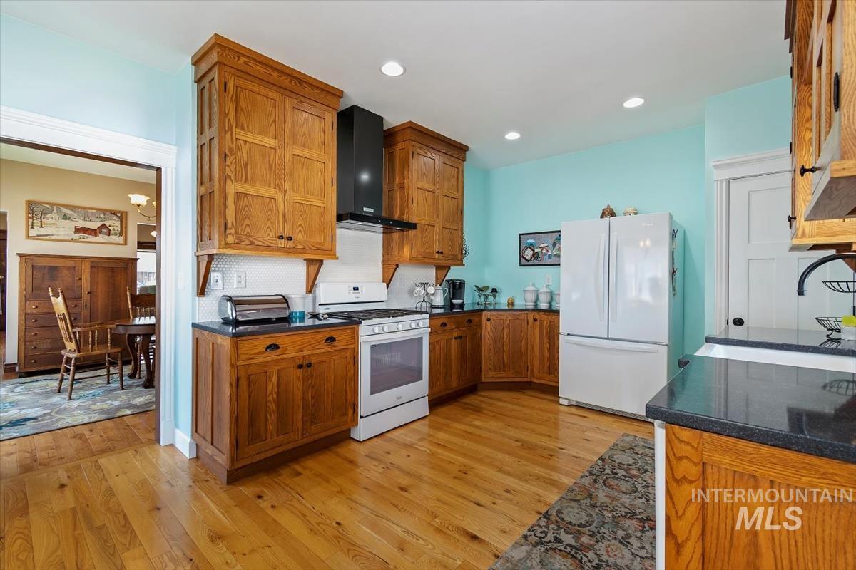 610 E 1st Street, Emmett, Idaho 83617-3102, 3 Bedrooms, 2 Bathrooms, Residential For Sale, Price $524,900, 98925543