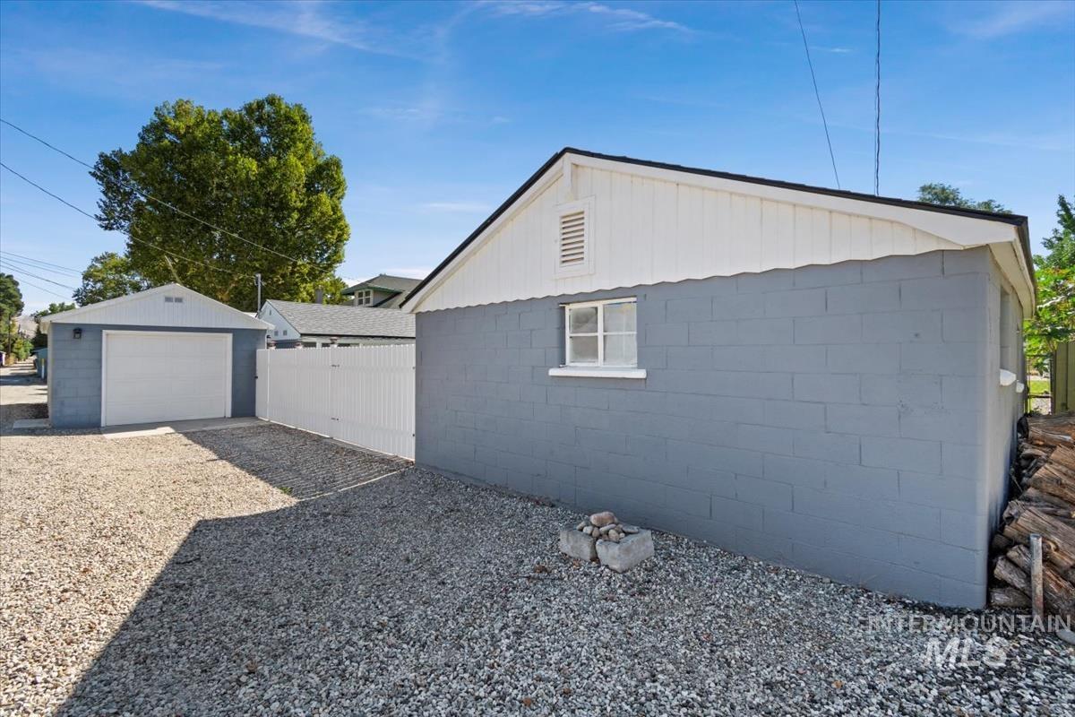 610 E 1st Street, Emmett, Idaho 83617-3102, 3 Bedrooms, 2 Bathrooms, Residential For Sale, Price $524,900, 98925543