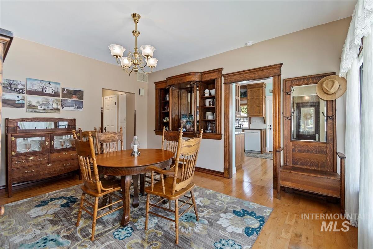 610 E 1st Street, Emmett, Idaho 83617-3102, 3 Bedrooms, 2 Bathrooms, Residential For Sale, Price $524,900, 98925543