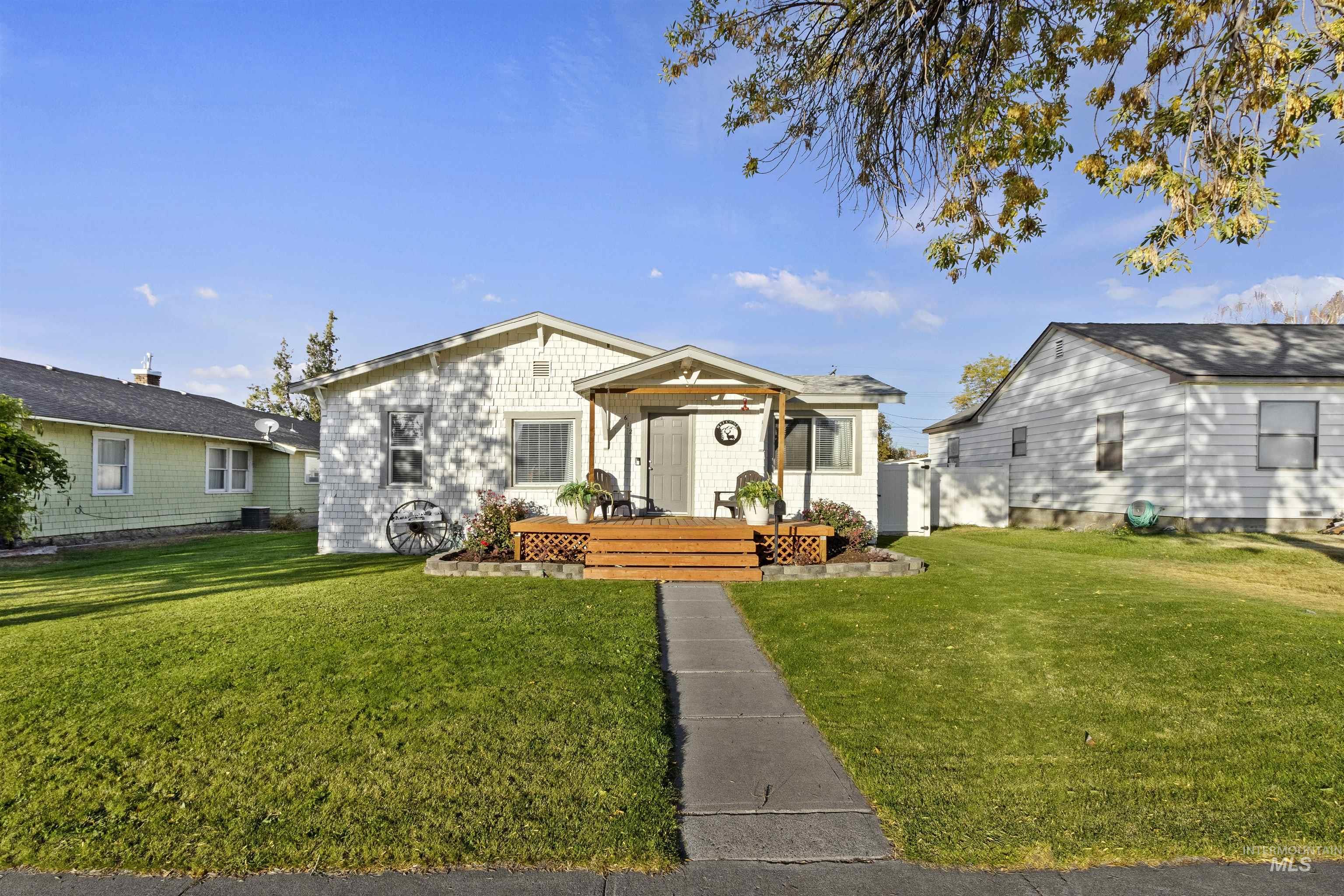 612 Broadway Ave N, Buhl, Idaho 83316, 2 Bedrooms, 1 Bathroom, Residential For Sale, Price $249,900, 98925554