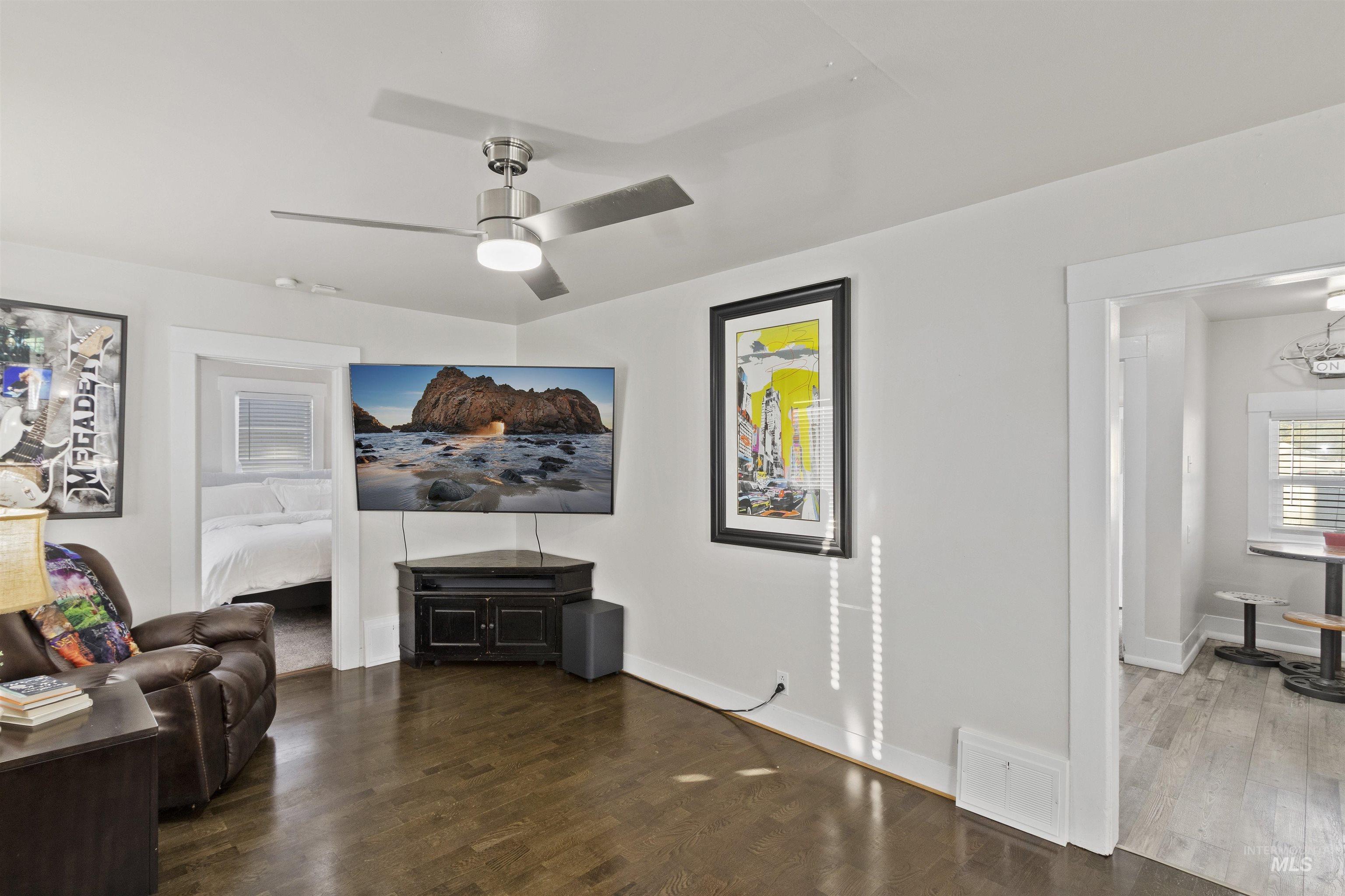 612 Broadway Ave N, Buhl, Idaho 83316, 2 Bedrooms, 1 Bathroom, Residential For Sale, Price $249,900, 98925554