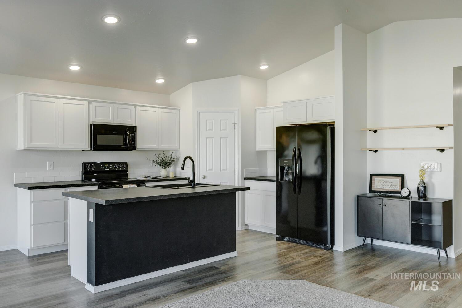 4349 S Giants Way, Nampa, Idaho 83686, 3 Bedrooms, 2 Bathrooms, Residential For Sale, Price $399,900, 98925559