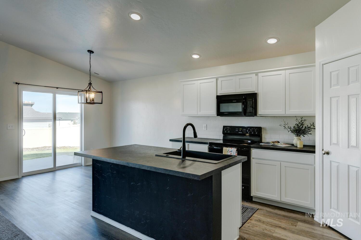 4349 S Giants Way, Nampa, Idaho 83686, 3 Bedrooms, 2 Bathrooms, Residential For Sale, Price $399,900, 98925559