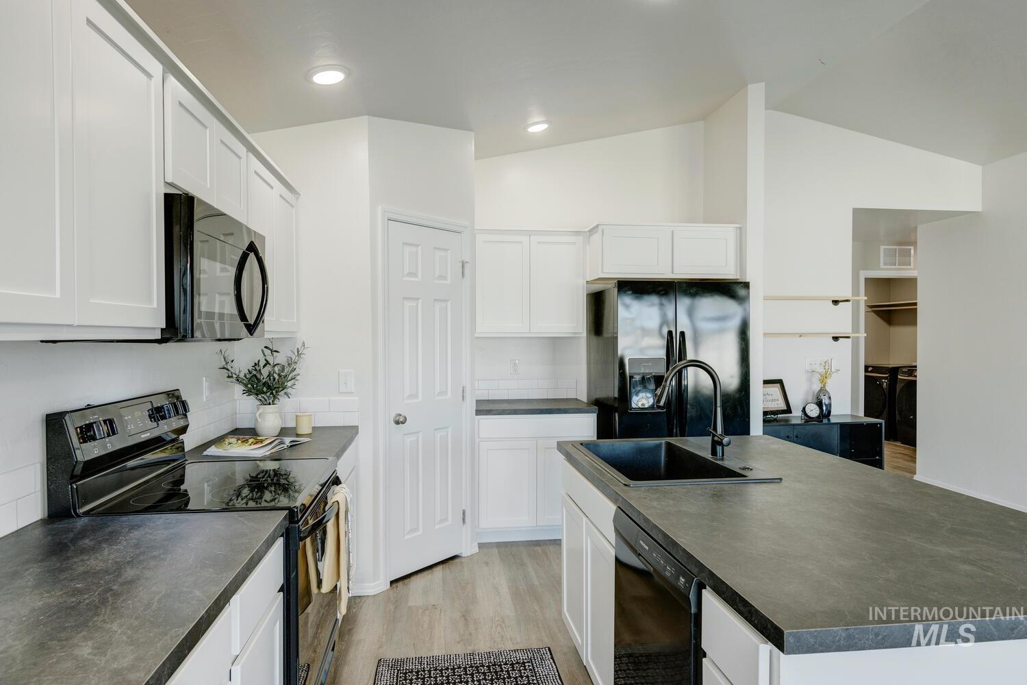 4349 S Giants Way, Nampa, Idaho 83686, 3 Bedrooms, 2 Bathrooms, Residential For Sale, Price $399,900, 98925559