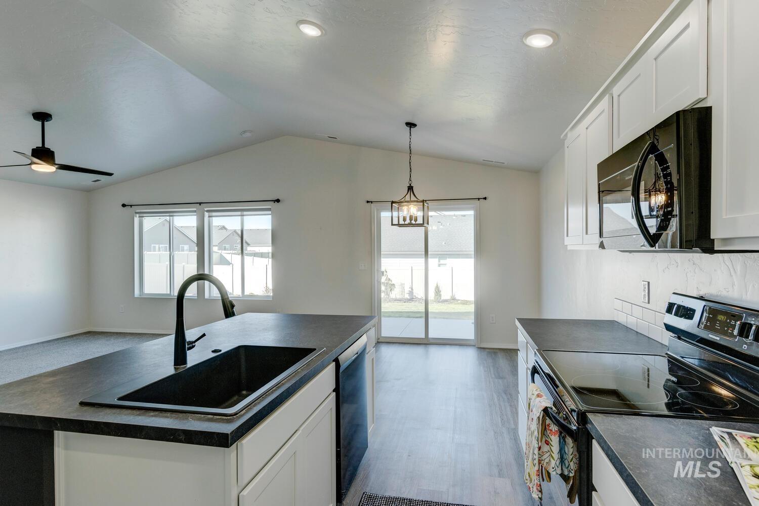 4349 S Giants Way, Nampa, Idaho 83686, 3 Bedrooms, 2 Bathrooms, Residential For Sale, Price $399,900, 98925559