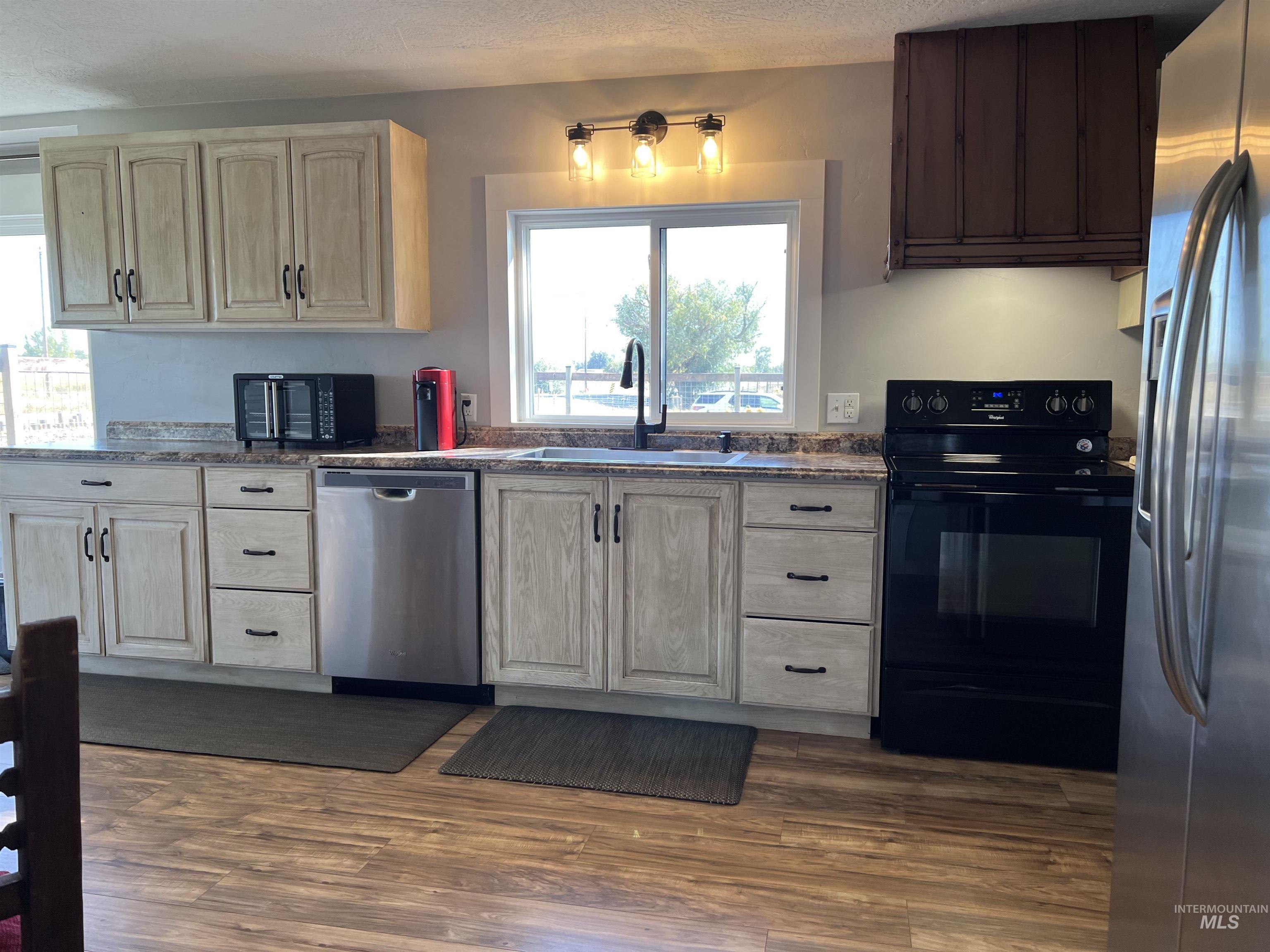 23319 Duff Lane, Middleton, Idaho 83644, 3 Bedrooms, 2 Bathrooms, Residential For Sale, Price $799,000, 98925561