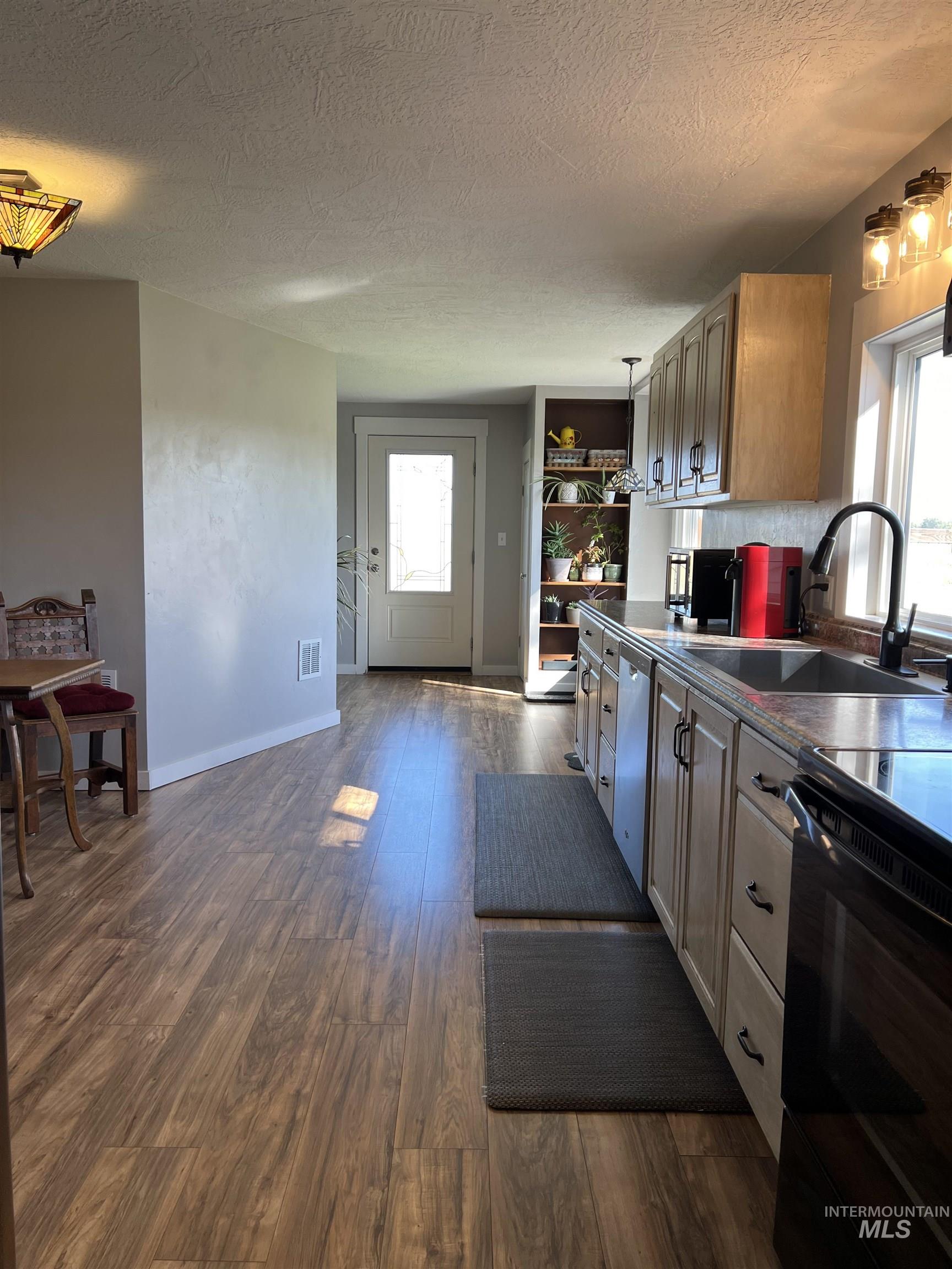 23319 Duff Lane, Middleton, Idaho 83644, 3 Bedrooms, 2 Bathrooms, Residential For Sale, Price $799,000, 98925561