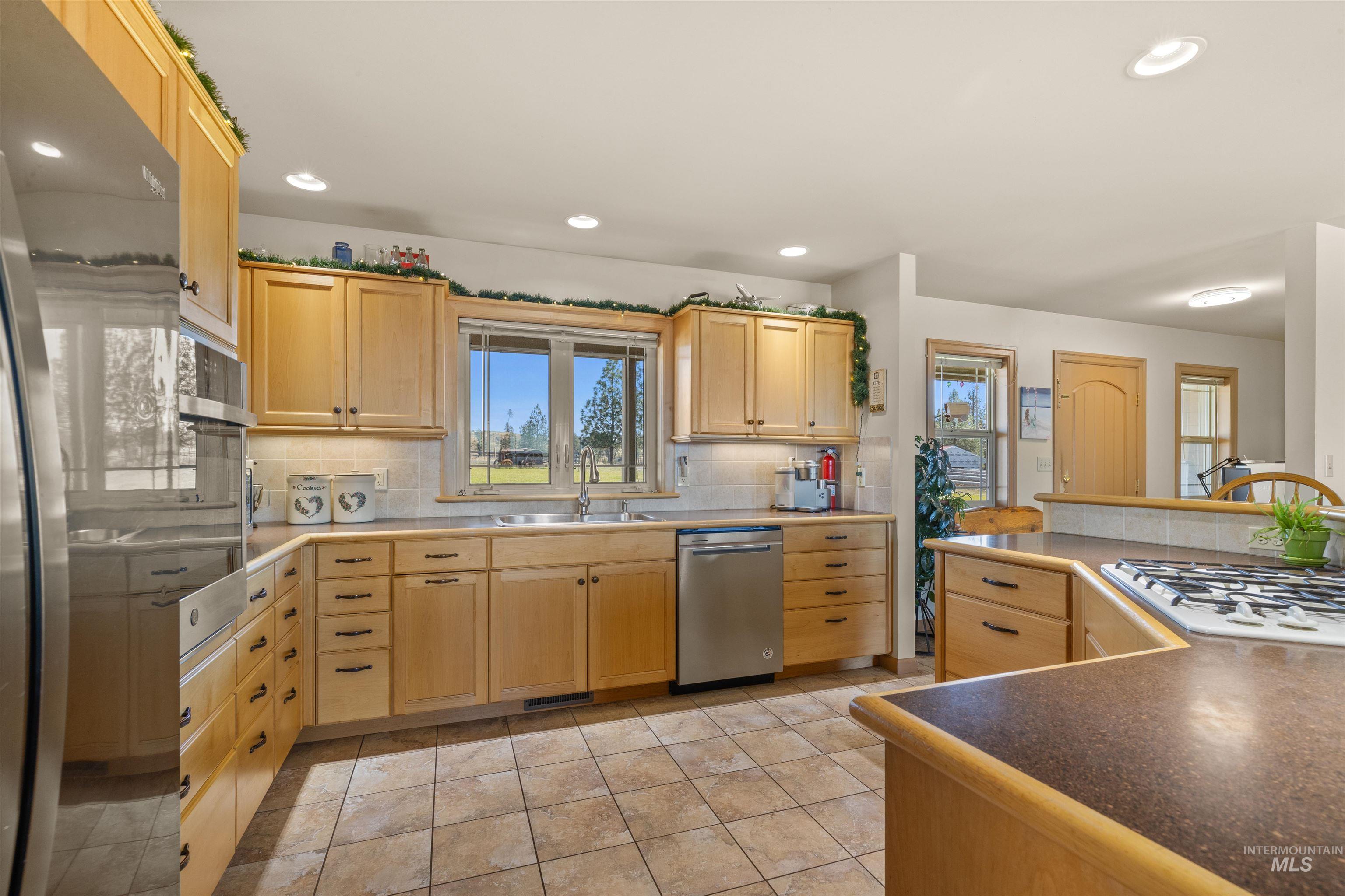 128 Canyon View Road, Kamiah, Idaho 83536, 3 Bedrooms, 2 Bathrooms, Residential For Sale, Price $575,000, 98925563