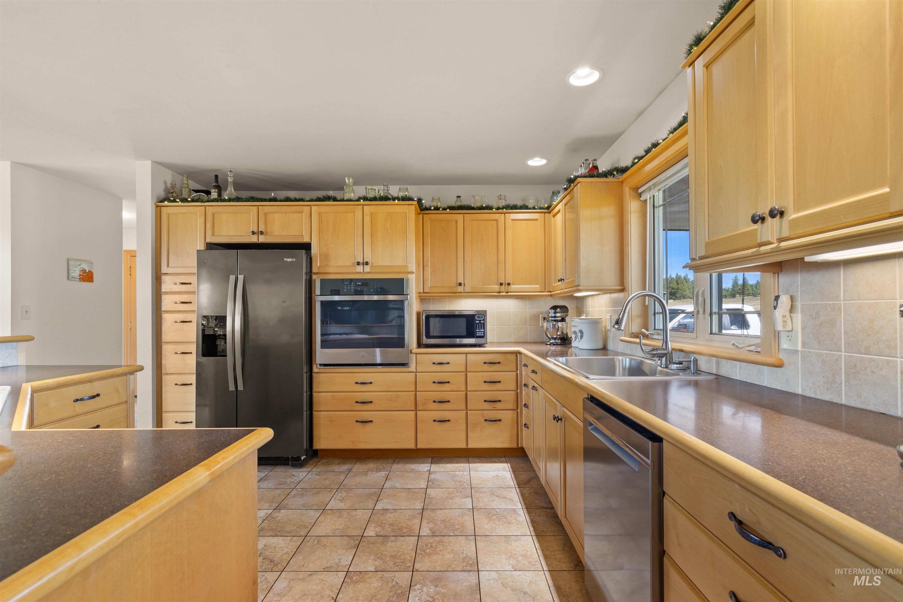 128 Canyon View Road, Kamiah, Idaho 83536, 3 Bedrooms, 2 Bathrooms, Residential For Sale, Price $575,000, 98925563