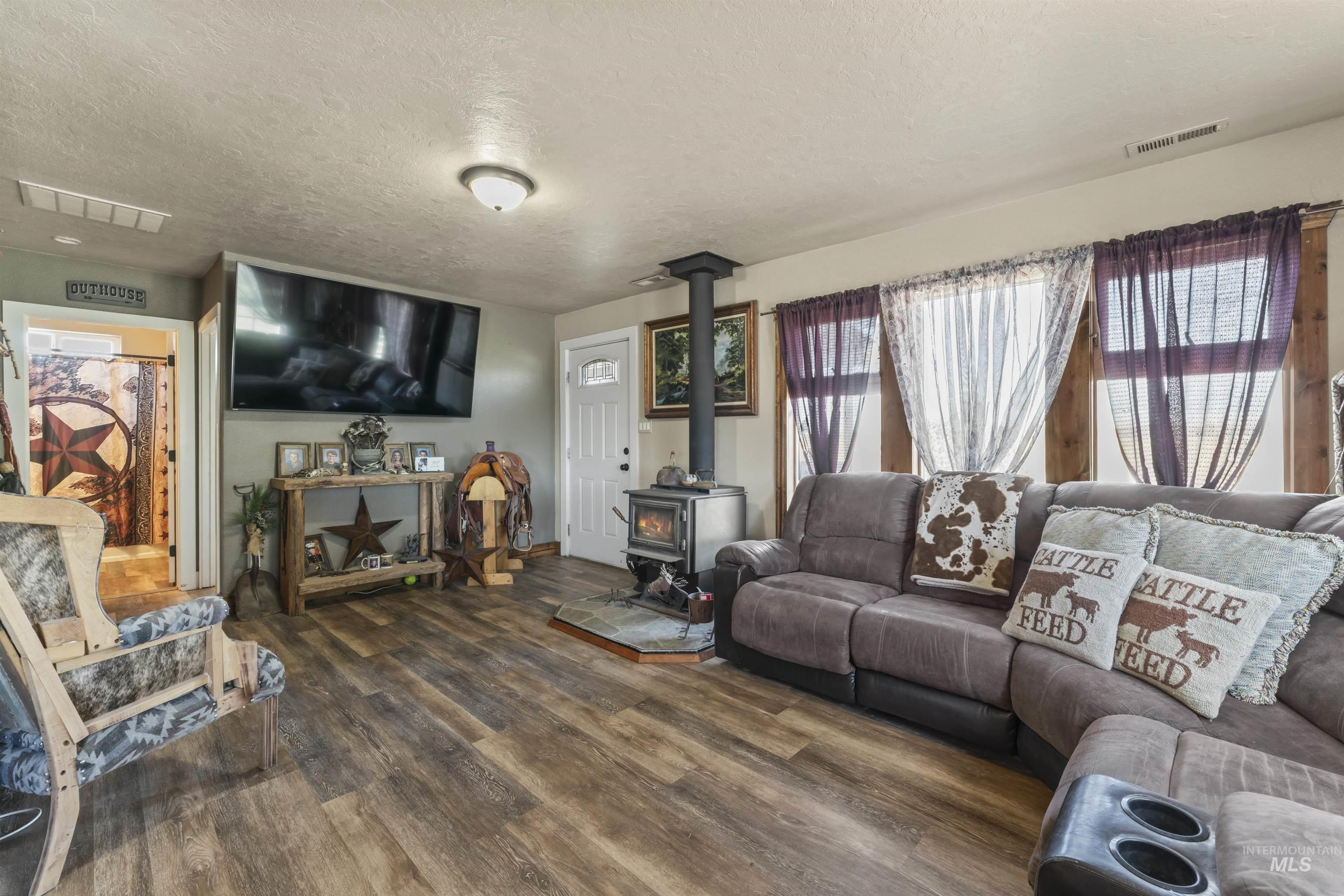 9221 Brill Road, Emmett, Idaho 83617, 3 Bedrooms, 2 Bathrooms, Residential For Sale, Price $775,000, 98925685