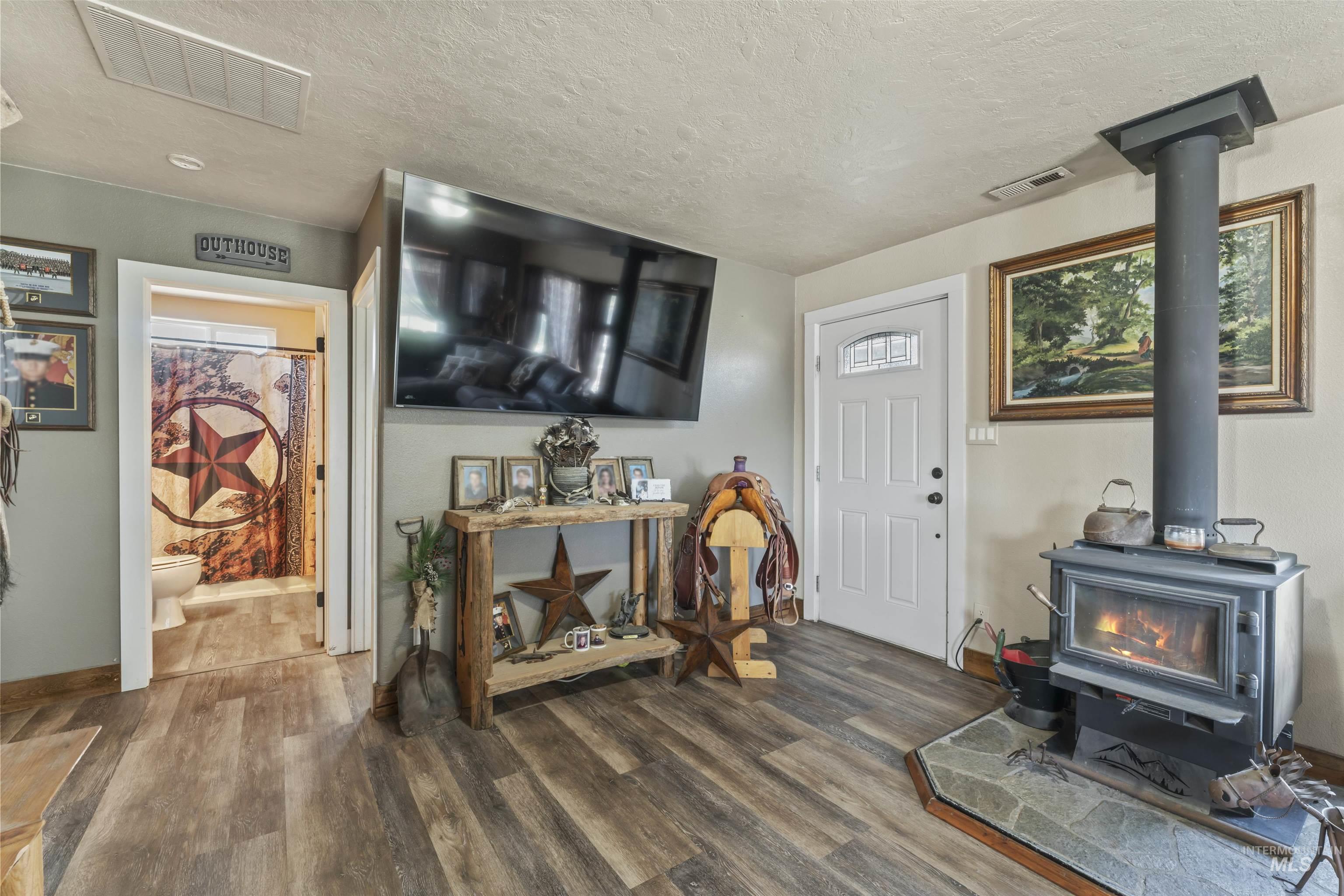 9221 Brill Road, Emmett, Idaho 83617, 3 Bedrooms, 2 Bathrooms, Residential For Sale, Price $775,000, 98925685