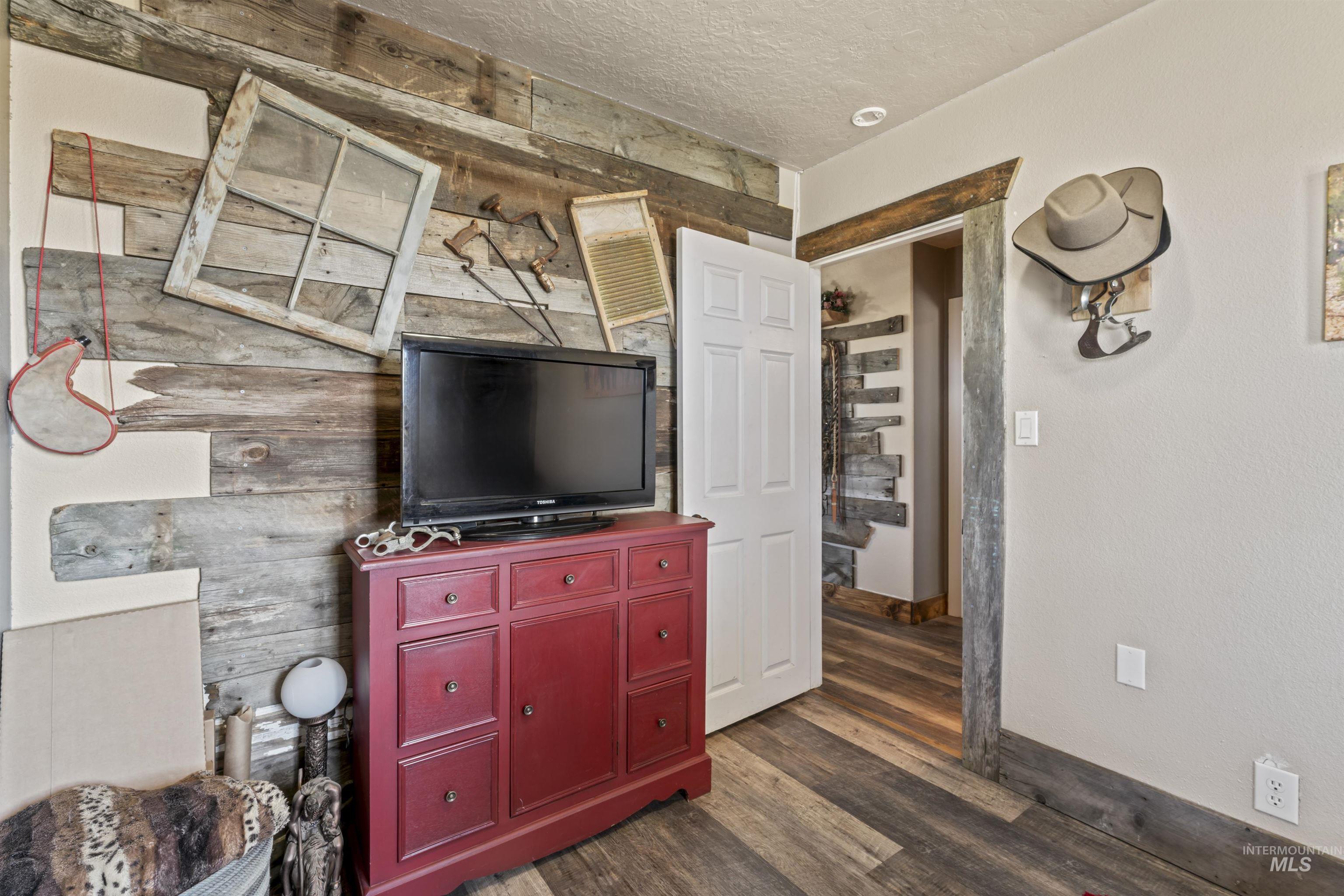 9221 Brill Road, Emmett, Idaho 83617, 3 Bedrooms, 2 Bathrooms, Residential For Sale, Price $750,000, 98925685